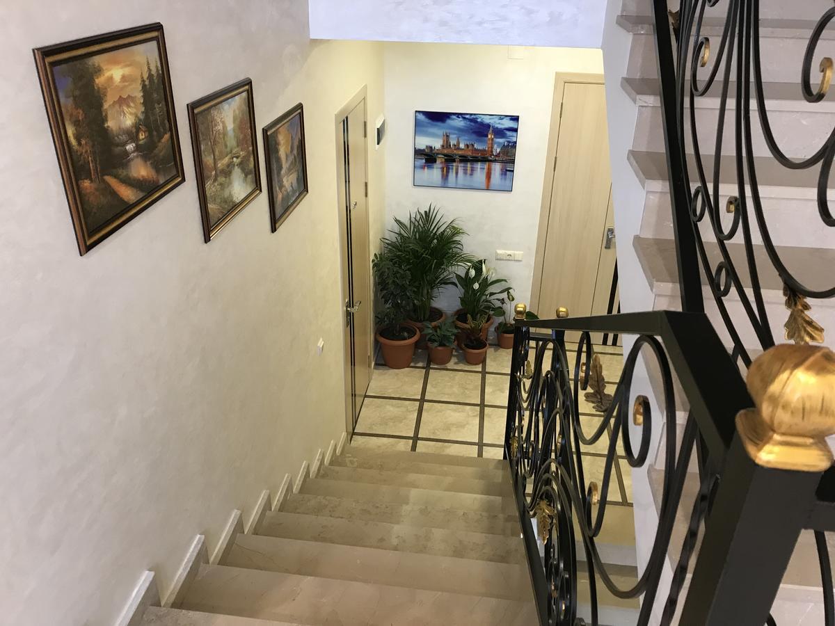 Villa Mariana Batoumi Extérieur photo