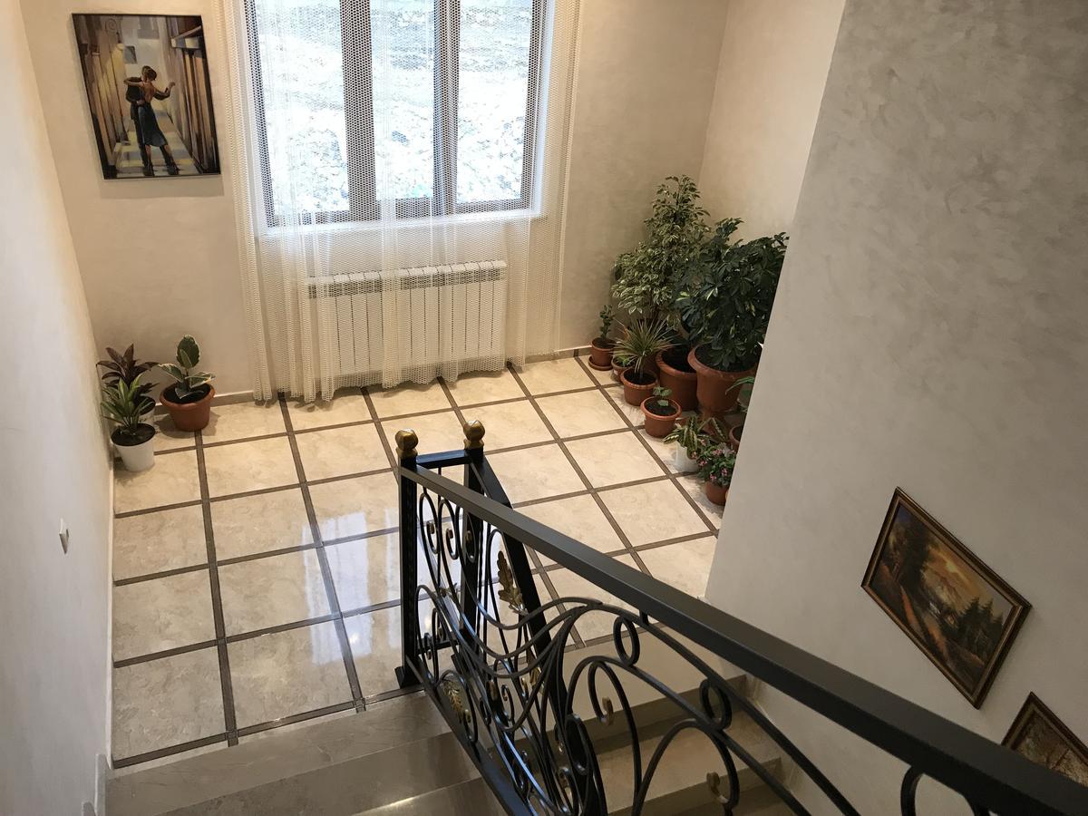 Villa Mariana Batoumi Extérieur photo