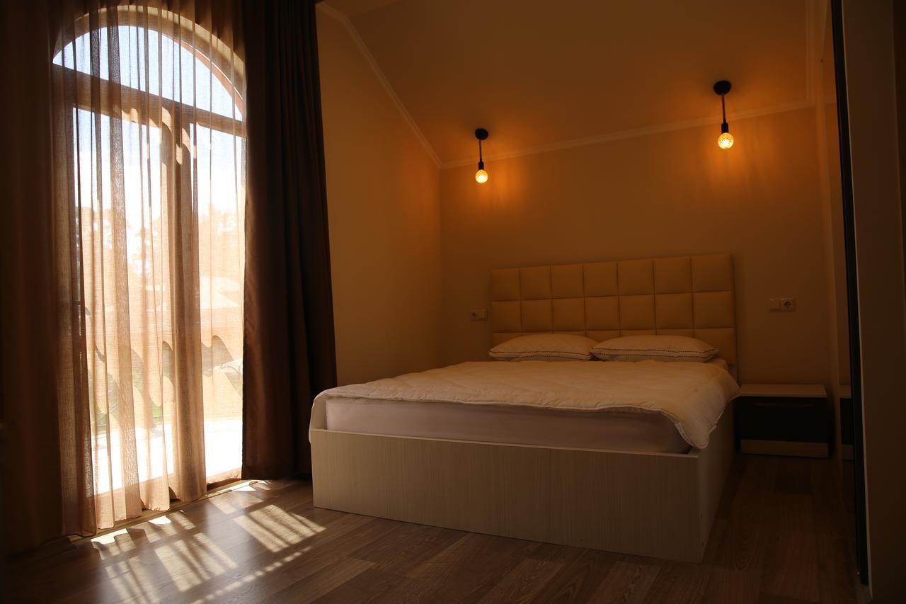 Villa Mariana Batoumi Extérieur photo
