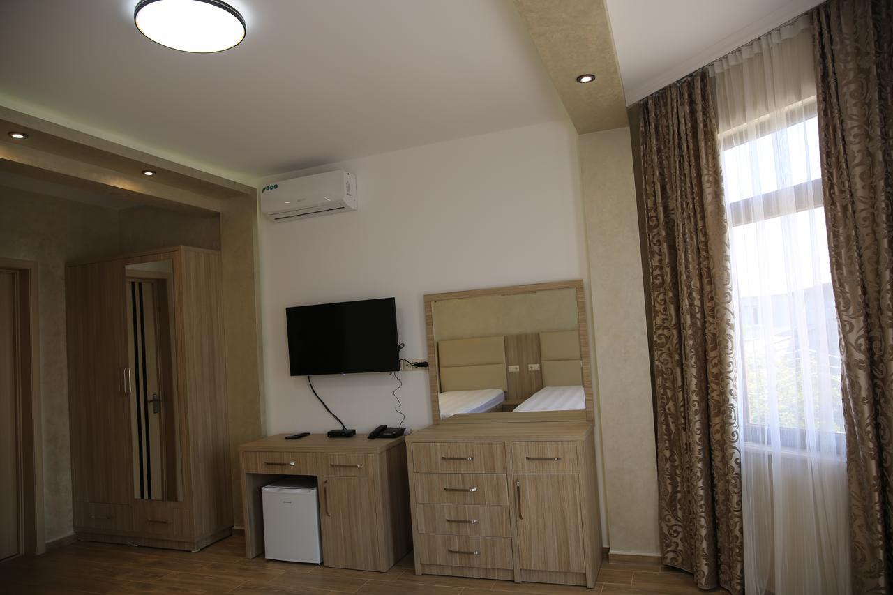 Villa Mariana Batoumi Extérieur photo