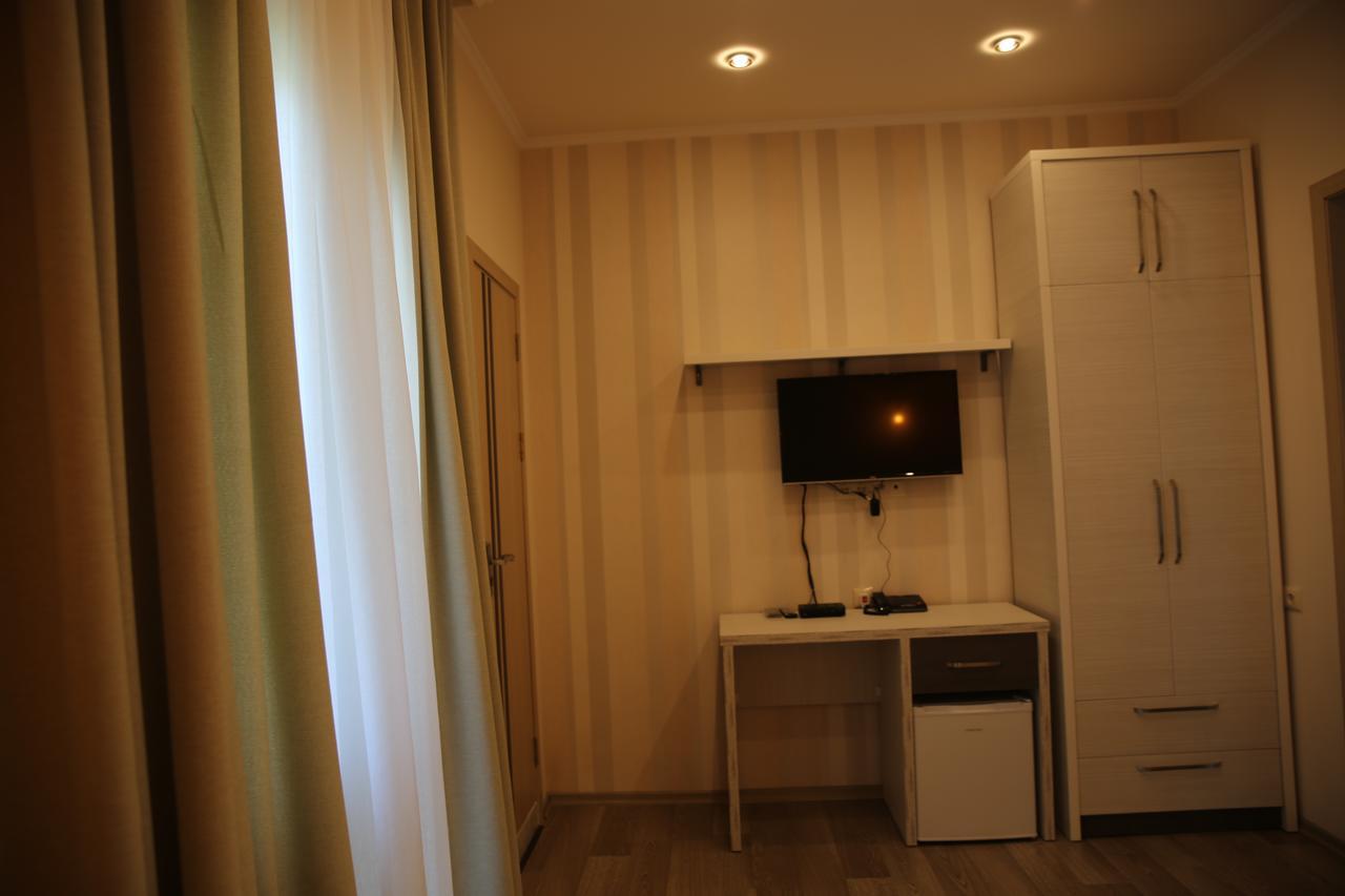 Villa Mariana Batoumi Extérieur photo